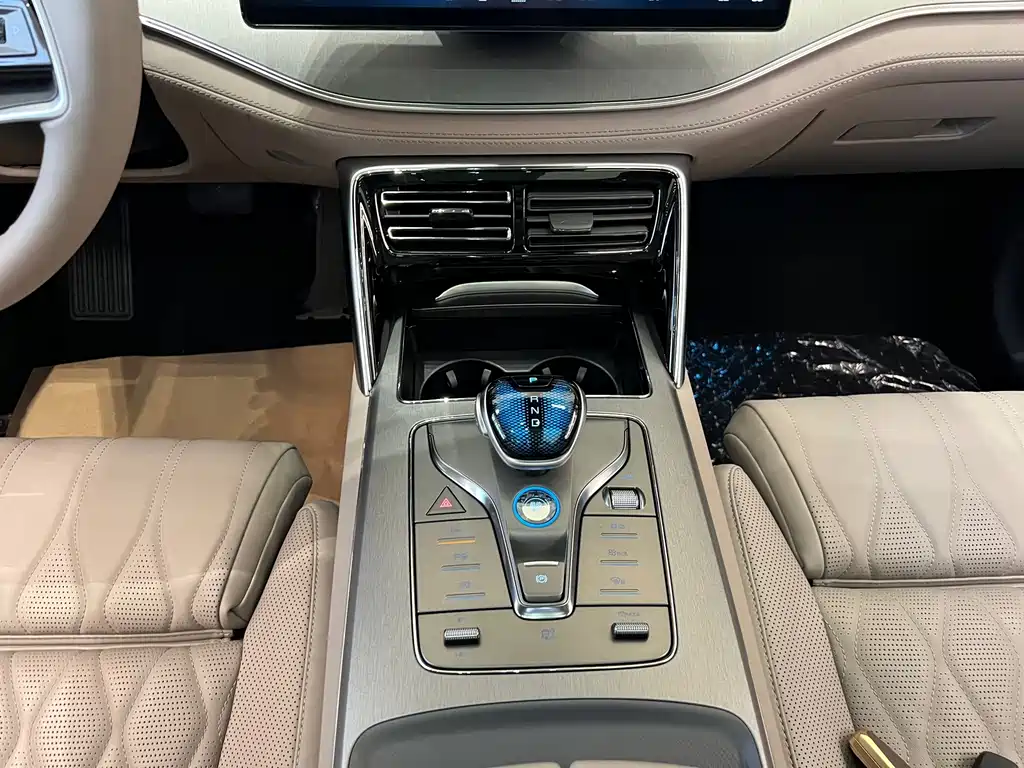 BYD Tang New Energy — миниатюра 11