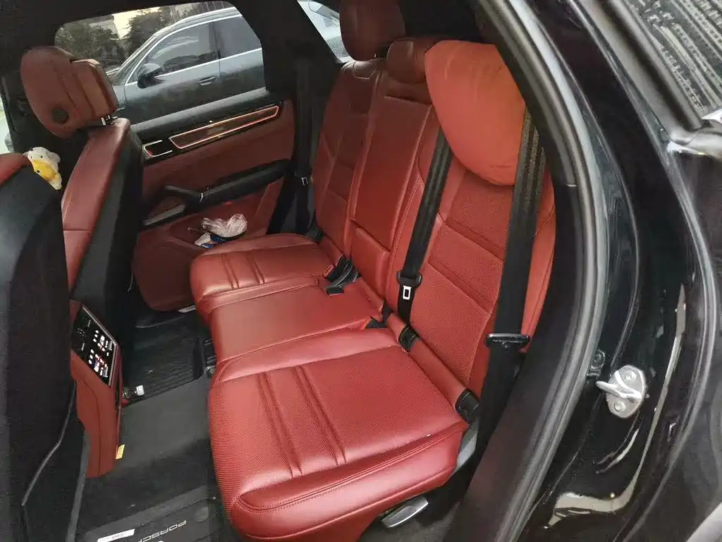 Porsche Cayenne — миниатюра 7