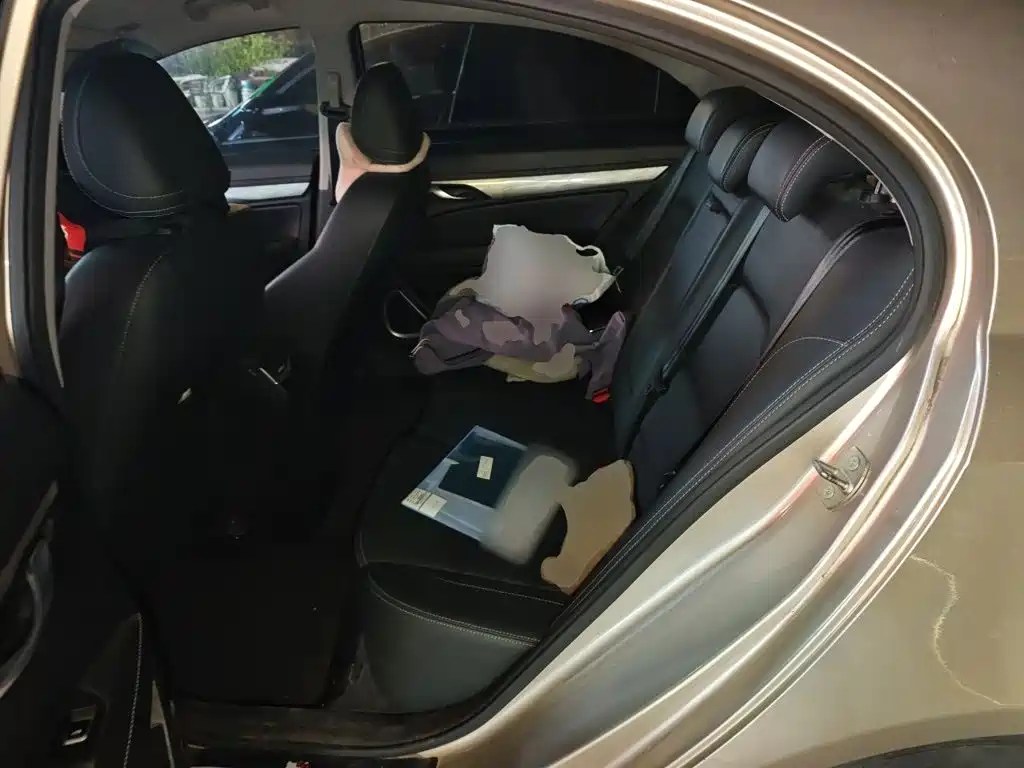 Geely Emgrand — миниатюра 13