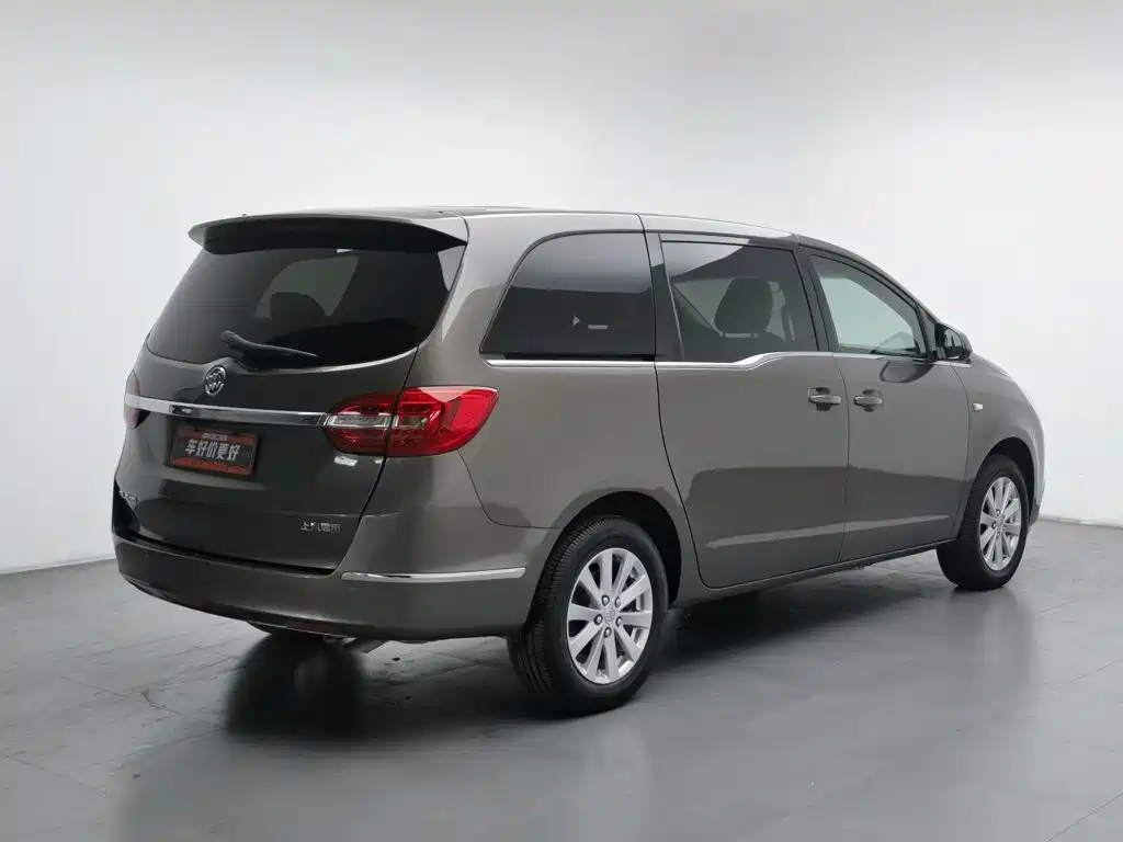 Buick GL8 — миниатюра 2