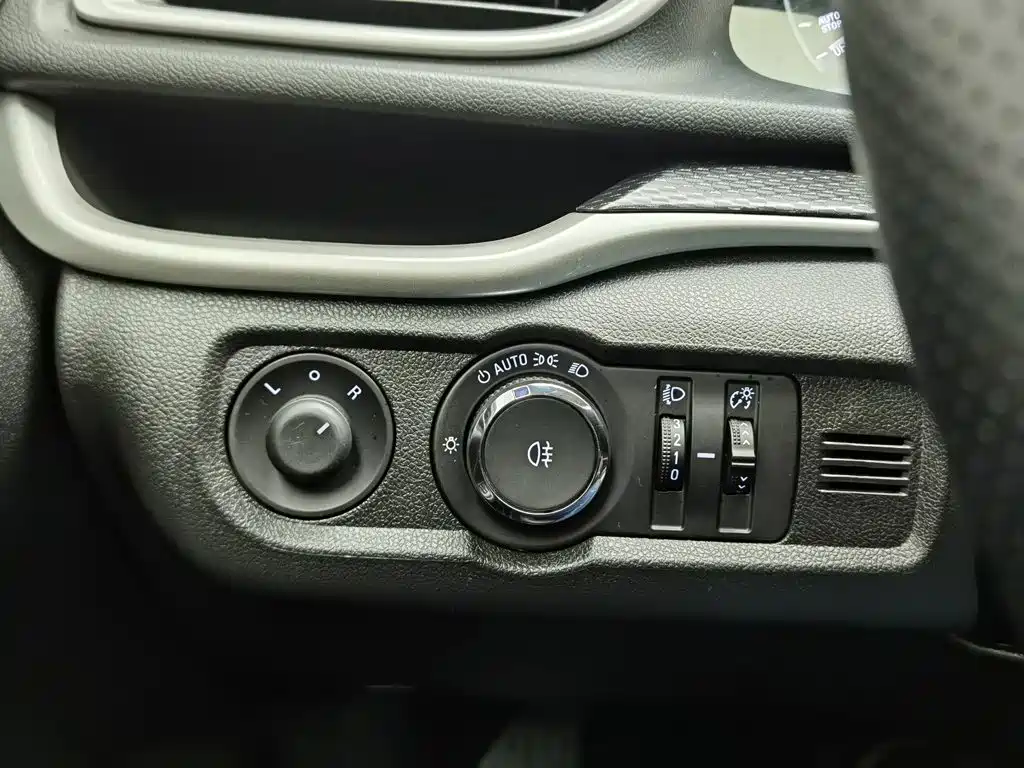 Buick Excelle — миниатюра 21
