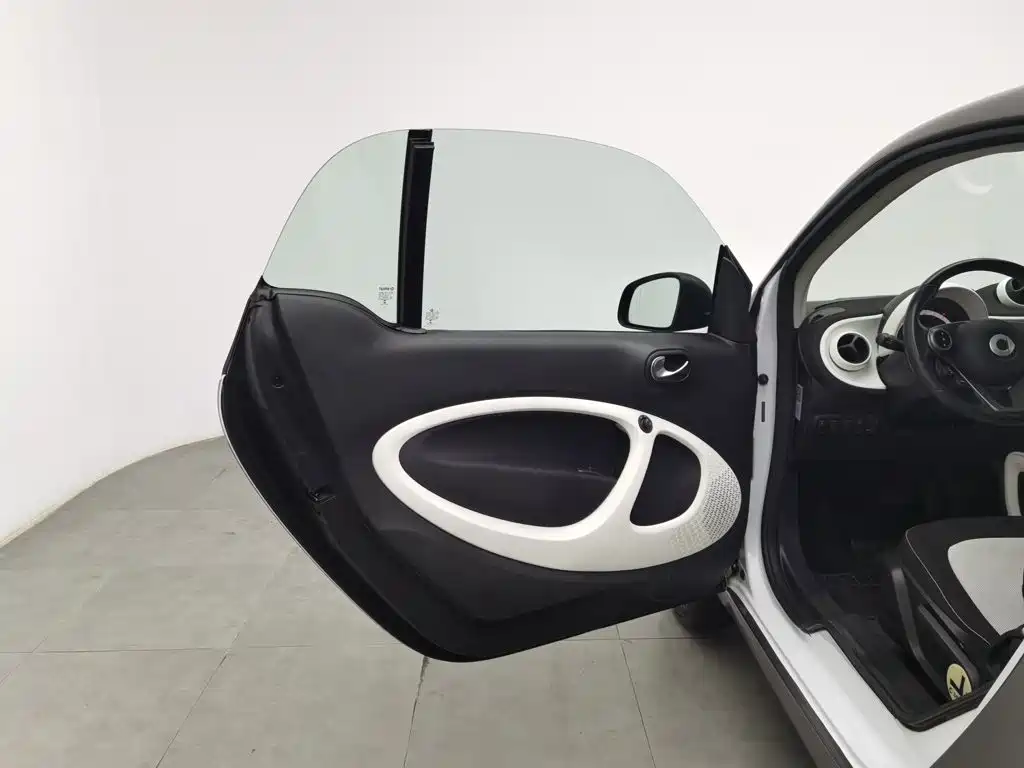 smart Smart Fortwo — миниатюра 8