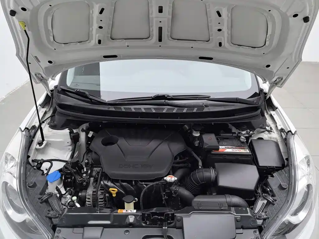Hyundai Elantra Langdong — миниатюра 6