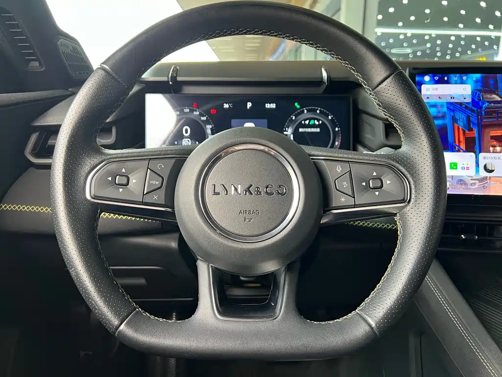 Lynk & Co 03 — миниатюра 4