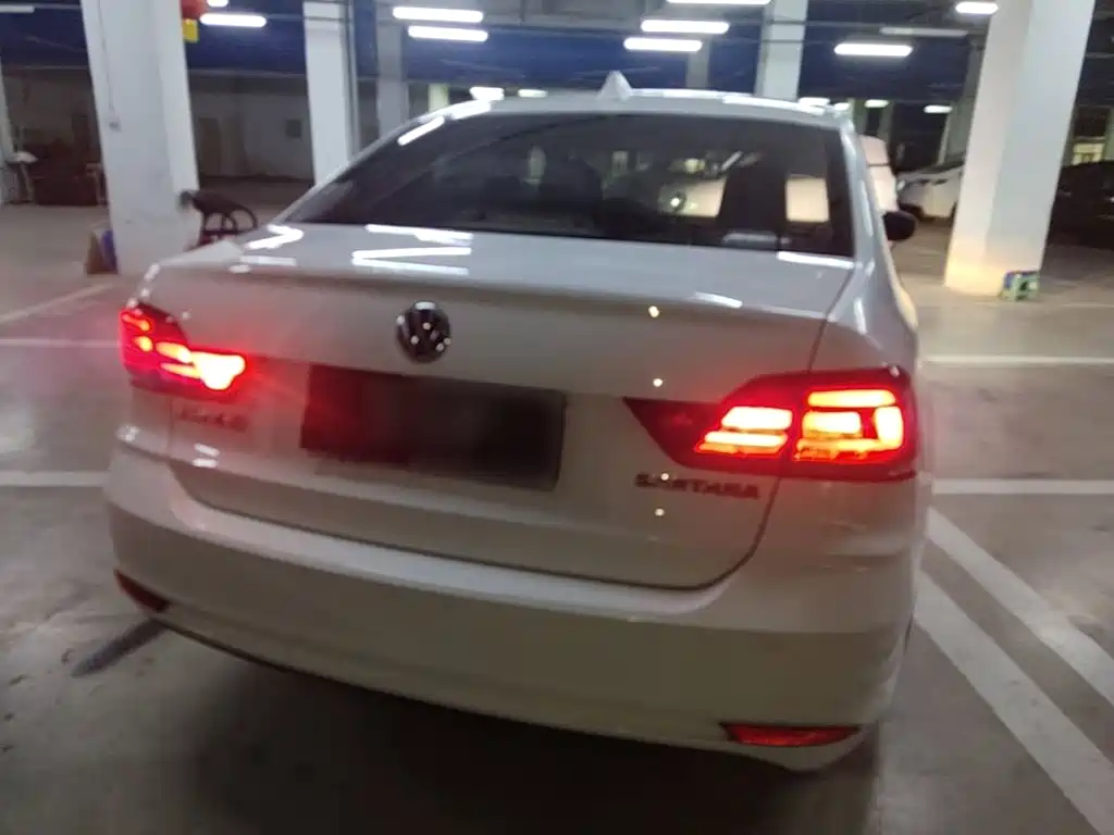 Volkswagen Santana — миниатюра 6