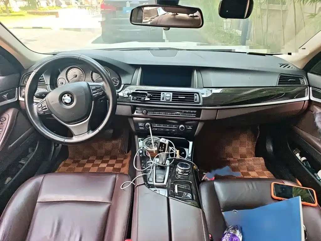 BMW 5 Series — миниатюра 13