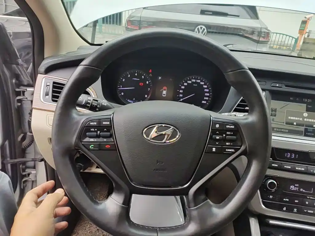Hyundai Sonata — миниатюра 3