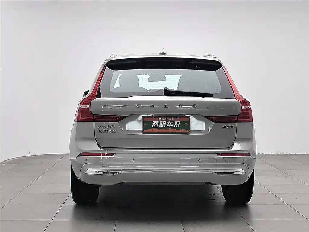 Volvo XC60 2024 B5 Luxury