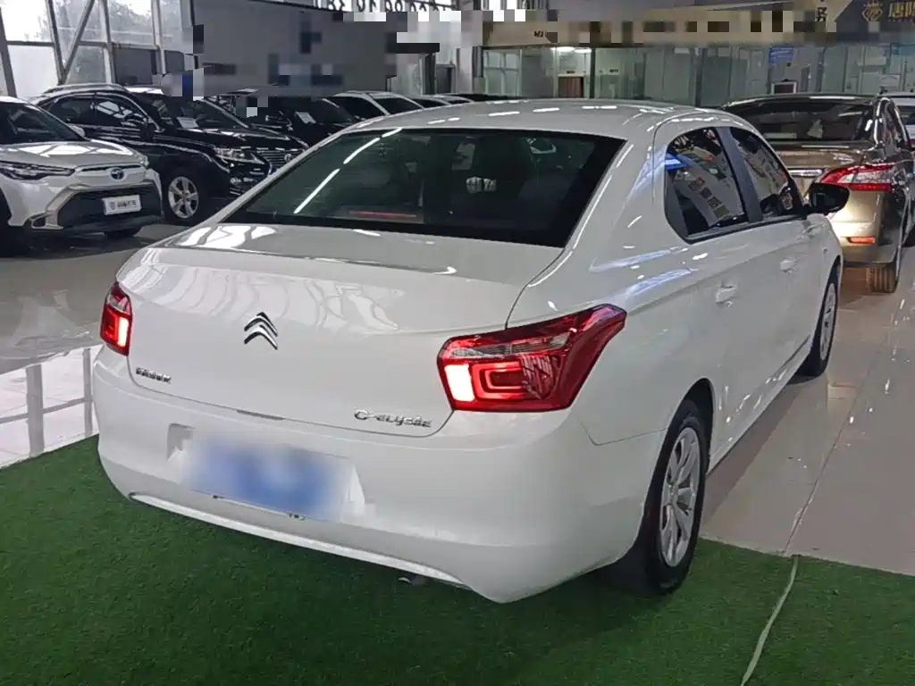 Citroen Elysee — миниатюра 7