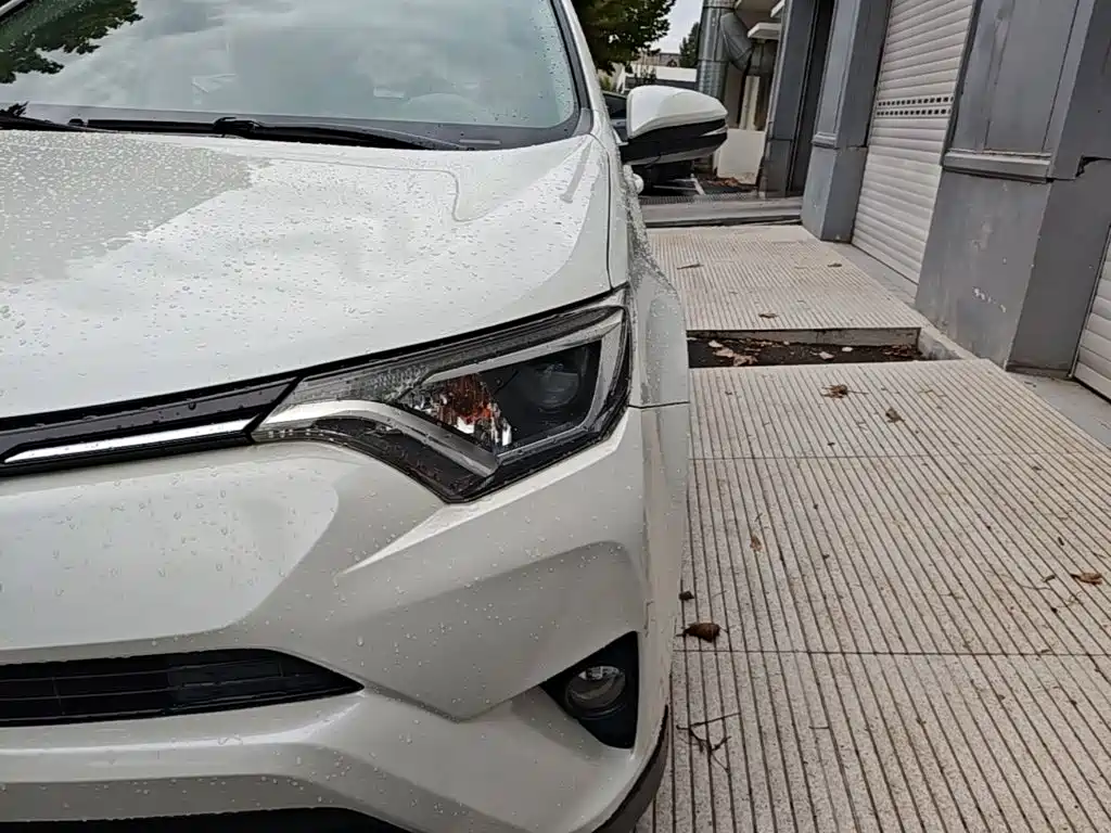 Toyota RAV4 — миниатюра 24