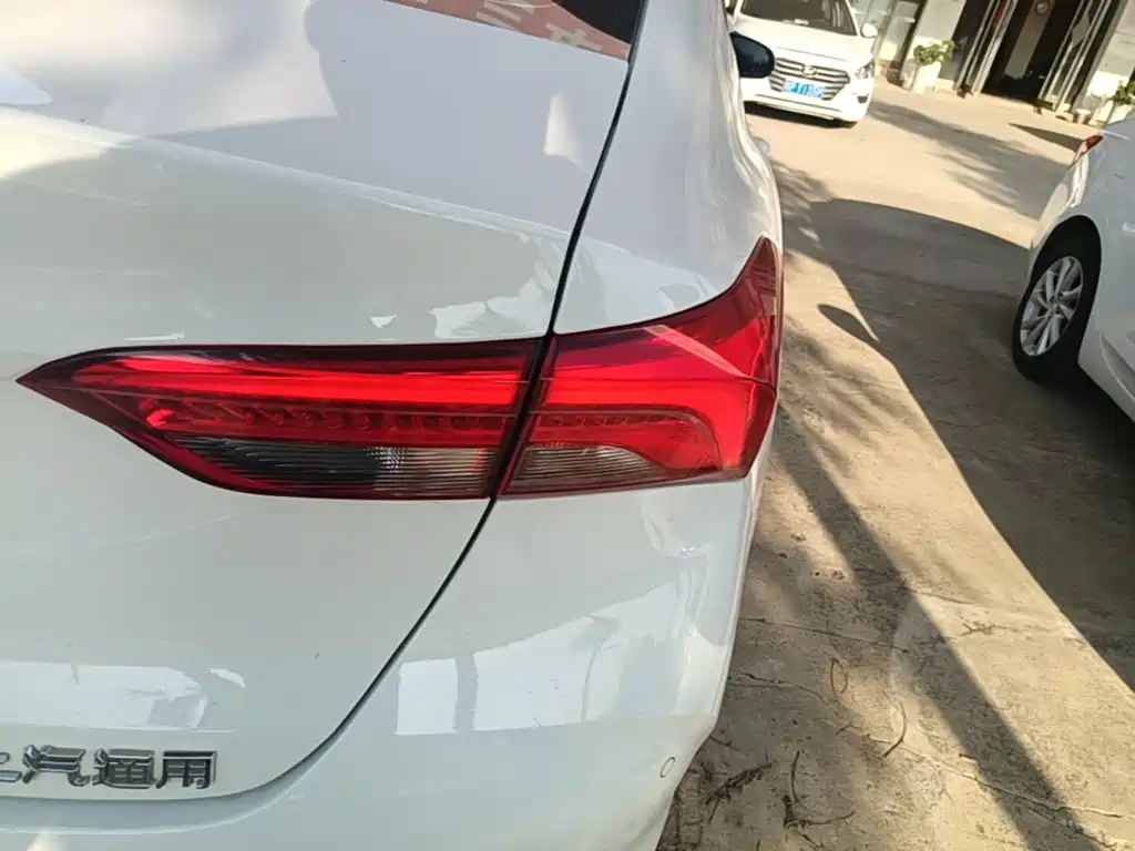 Buick Verano — миниатюра 8