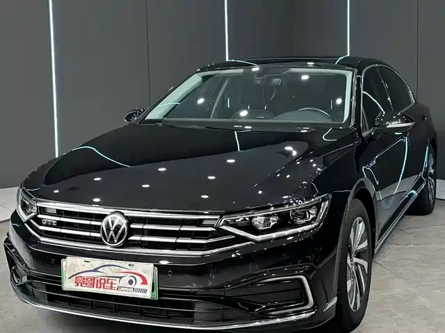 VOLKSWAGEN MAGOTAN GTE PLUG IN HYBRID 2023