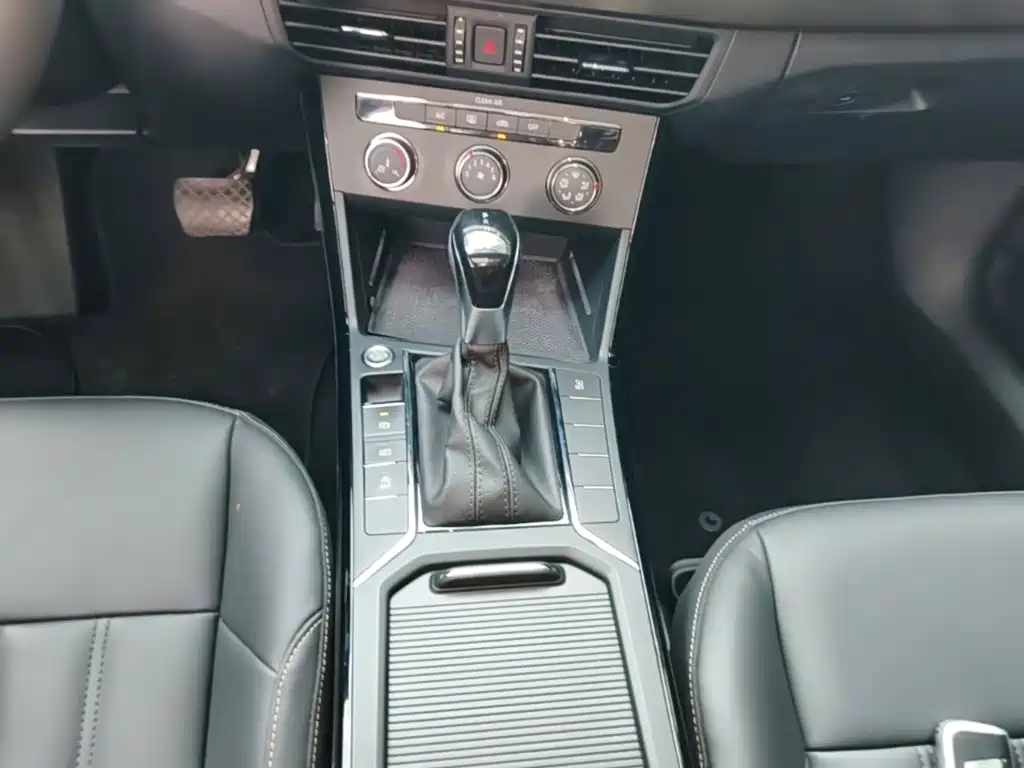 Volkswagen Passat — миниатюра 14