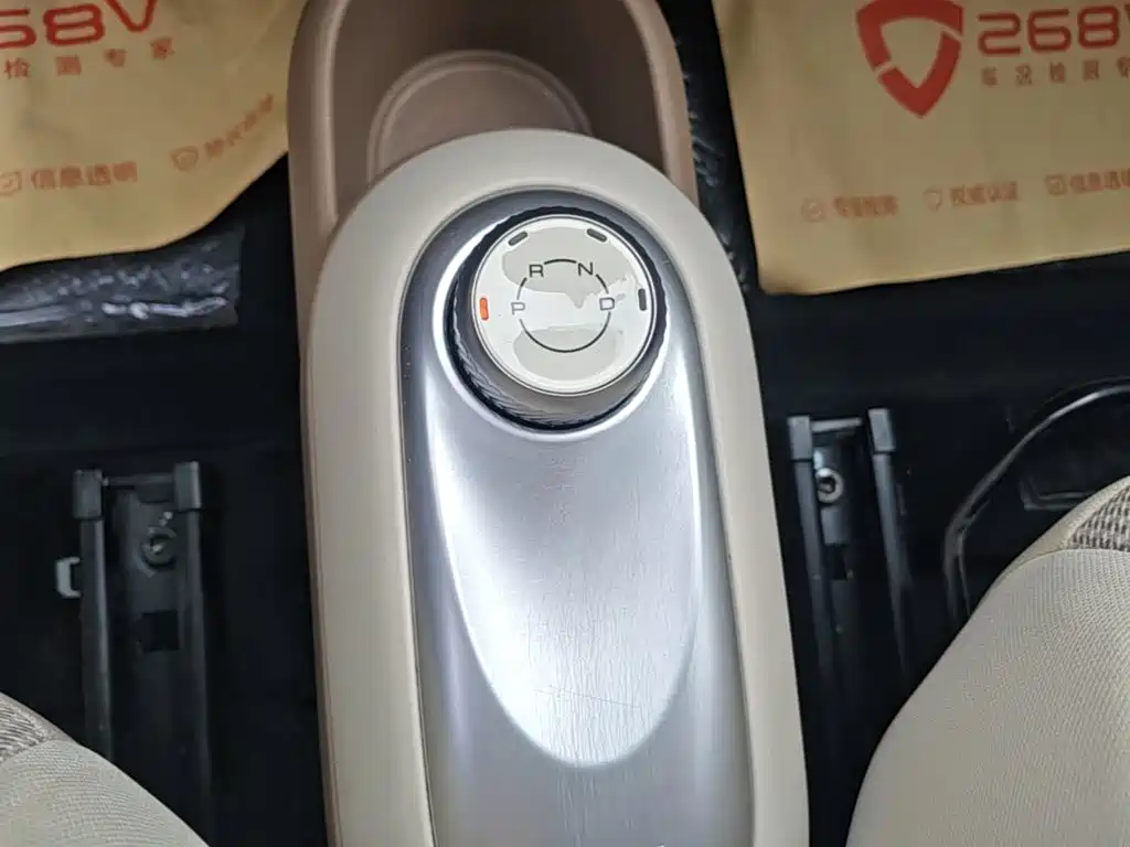 Wuling MINIEV — миниатюра 14