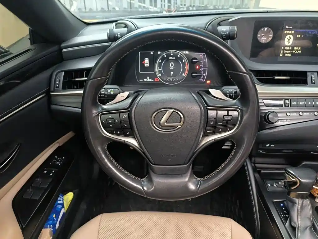 Lexus ES 2018 200 VI