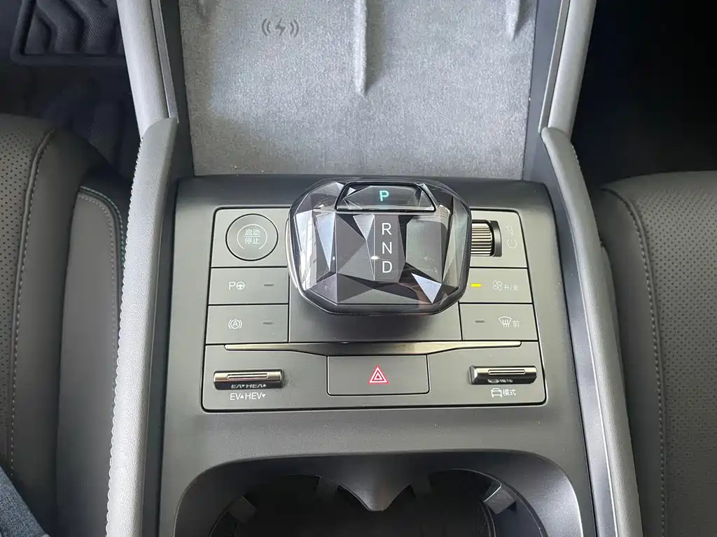 BYD Qin L — миниатюра 13