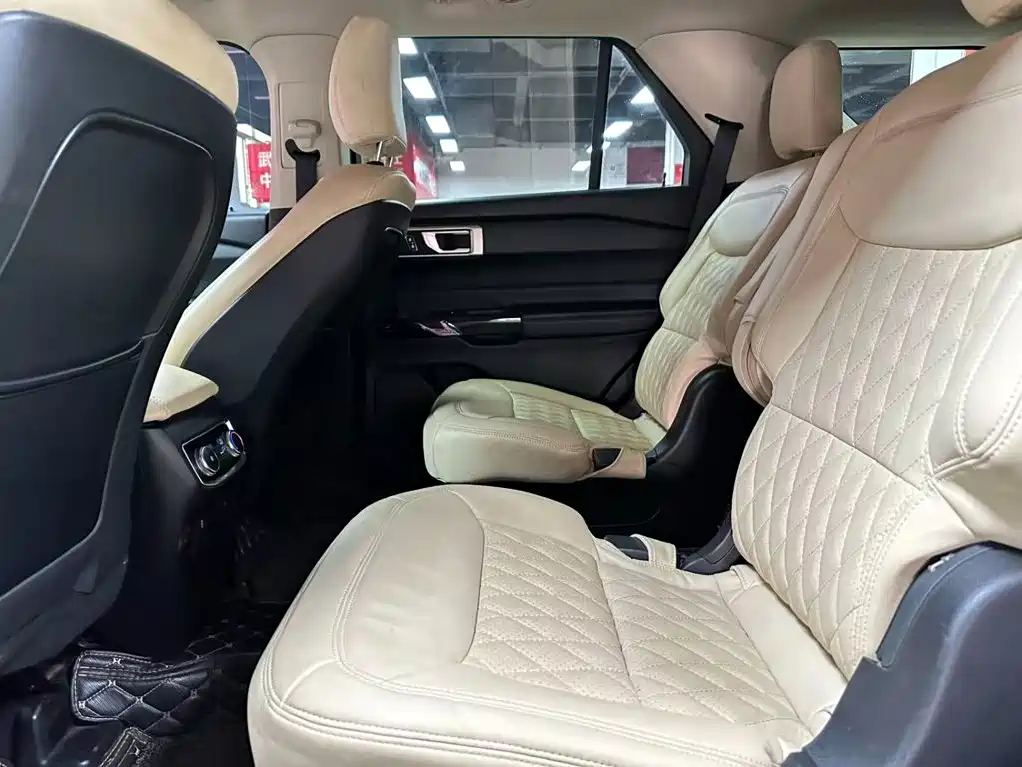 Ford Explorer — миниатюра 9