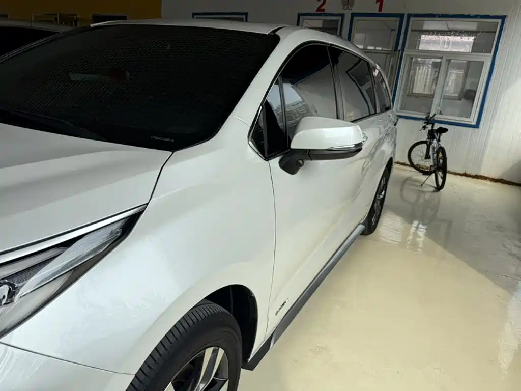 Toyota Granvia — миниатюра 23