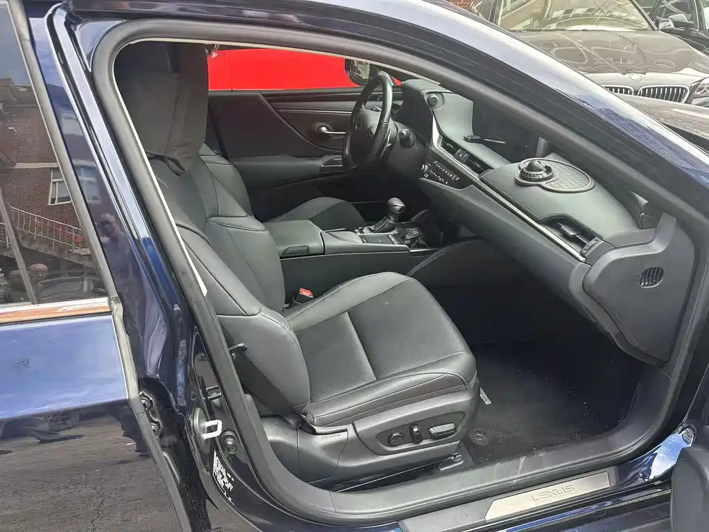 Lexus ES — миниатюра 6