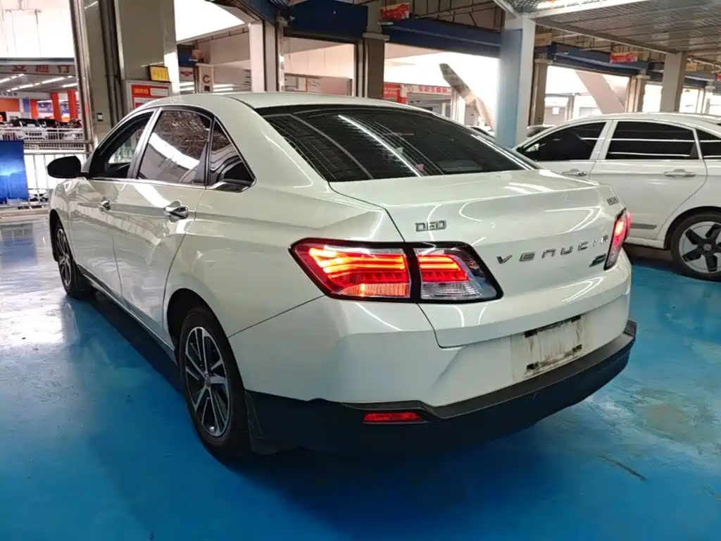 Venucia D60 — миниатюра 5