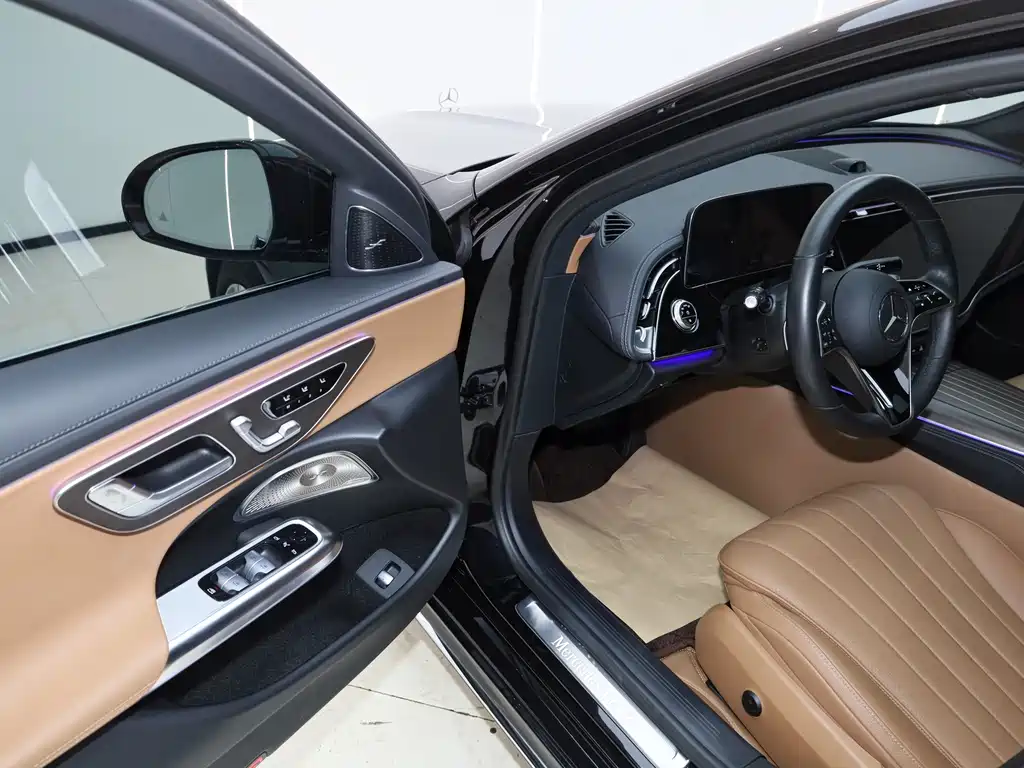 Mercedes-Benz E-Class — миниатюра 20
