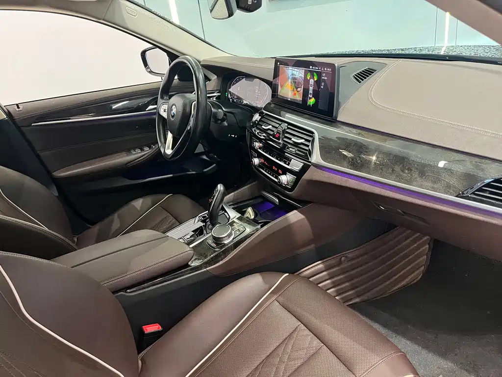 BMW 5 Series — миниатюра 3