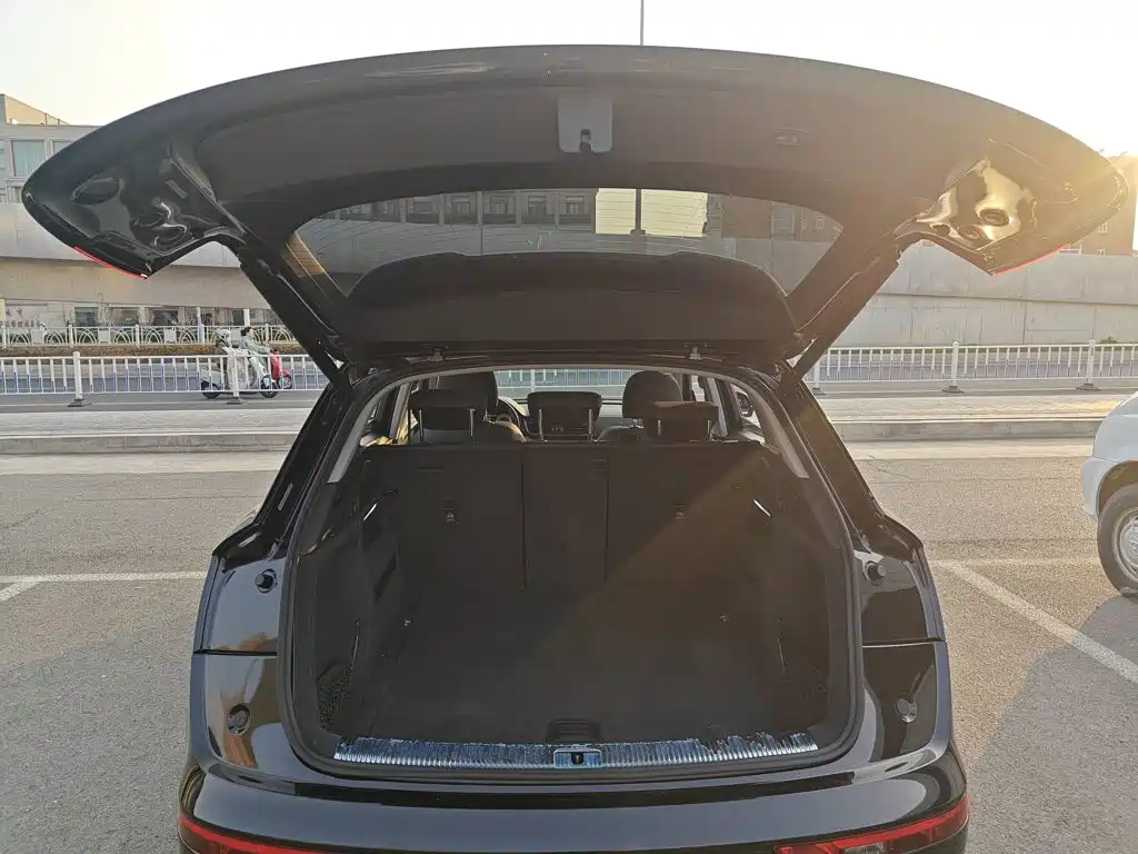 Audi Q5L — миниатюра 15