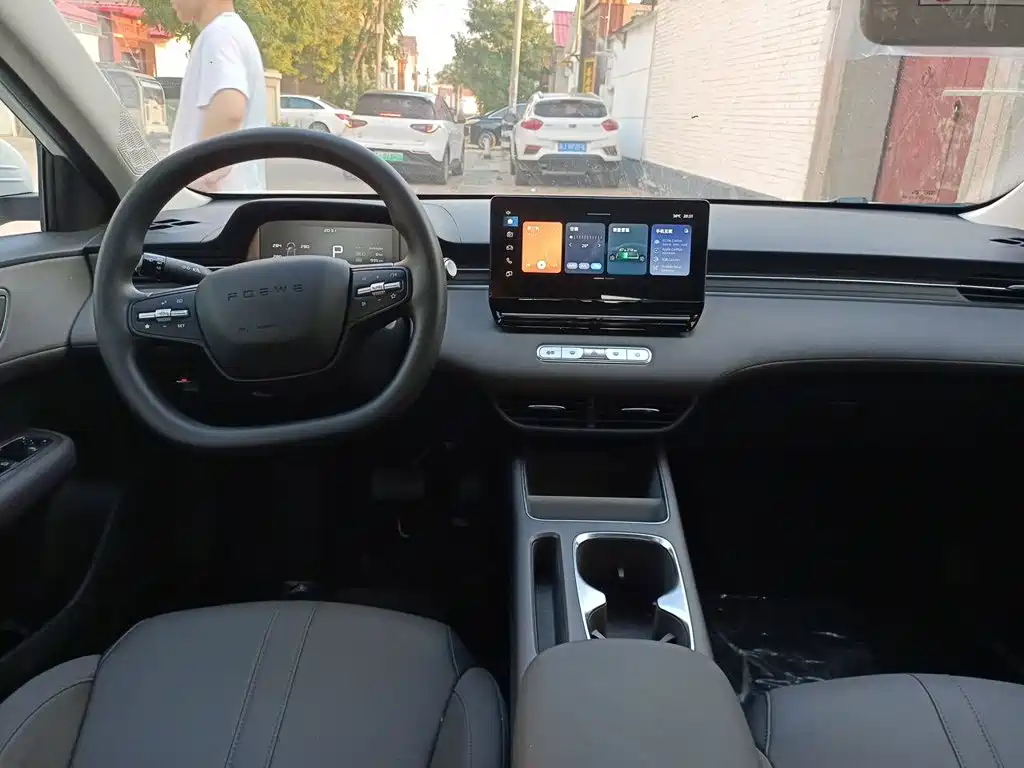 Roewe Young Wai D6 — миниатюра 6