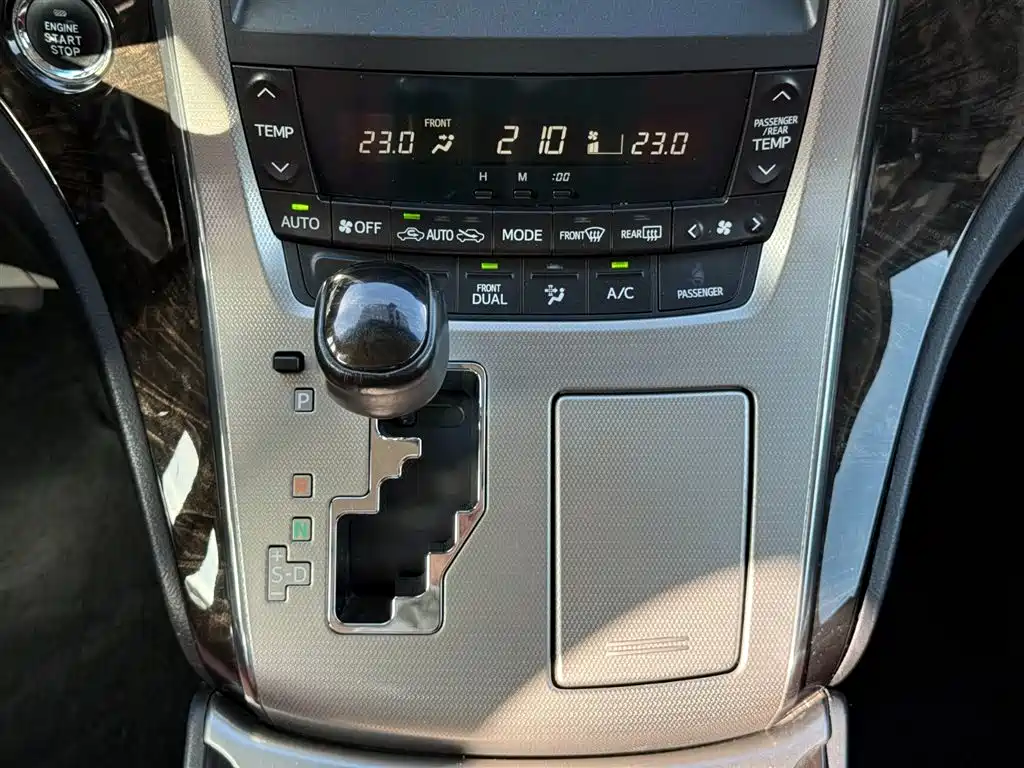 Toyota Alphard — фотографии объявления, Фото 17