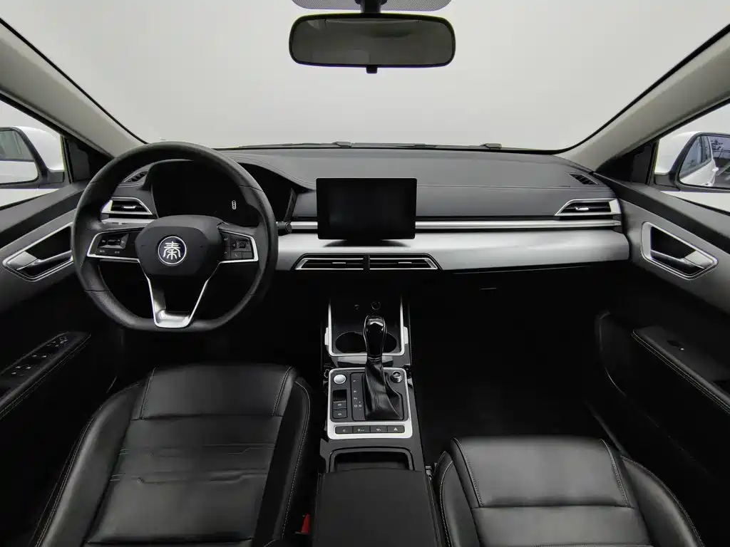 BYD Qin — миниатюра 5