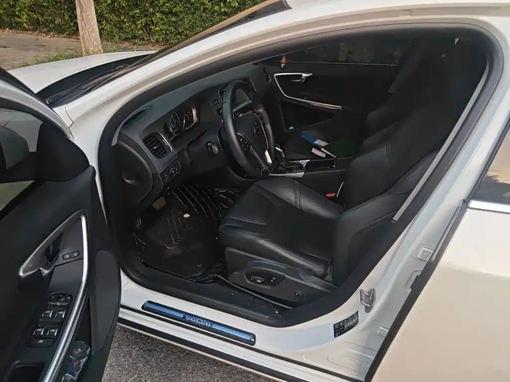 Volvo S60 — миниатюра 13