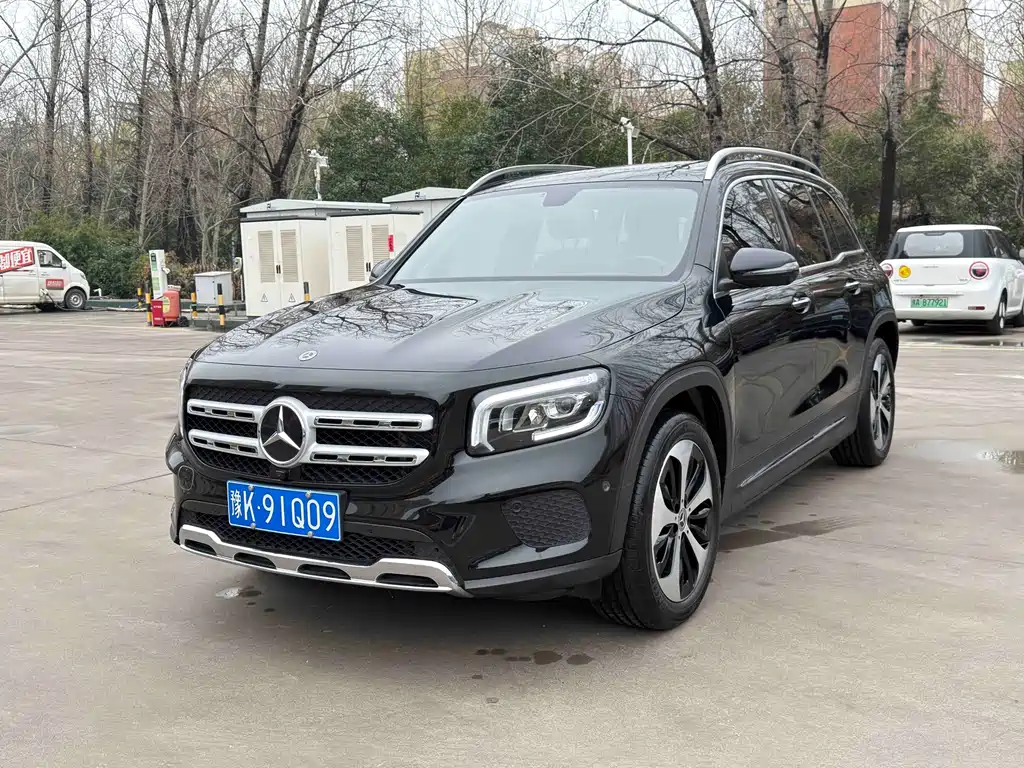 Mercedes-Benz GLB 2023