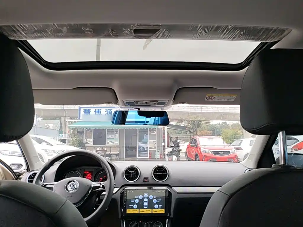 Volkswagen Jetta — миниатюра 18