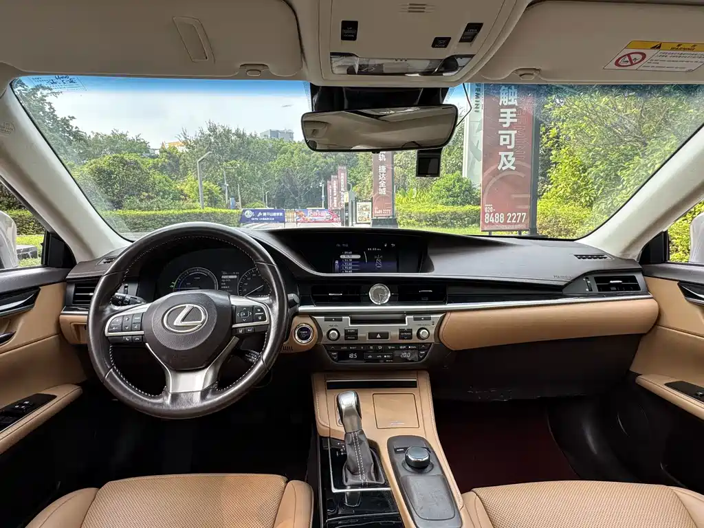 Lexus ES — миниатюра 9
