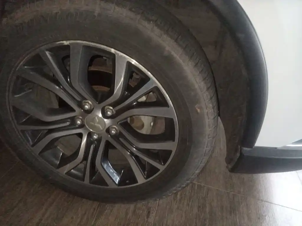 Mitsubishi Outlander — миниатюра 8