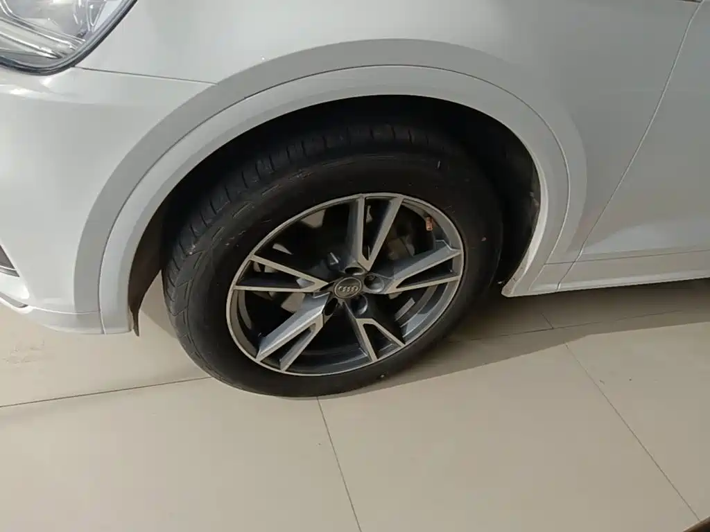 Audi Q5L — миниатюра 23