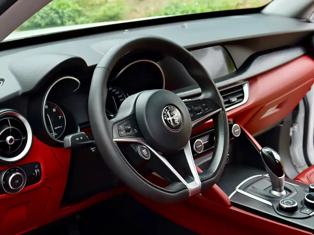 Alfa Romeo Stelvio — миниатюра 10