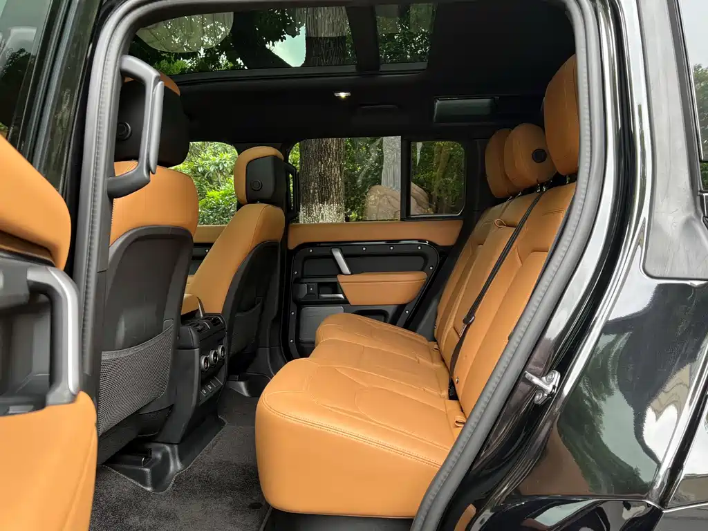 Land Rover Defender — миниатюра 12