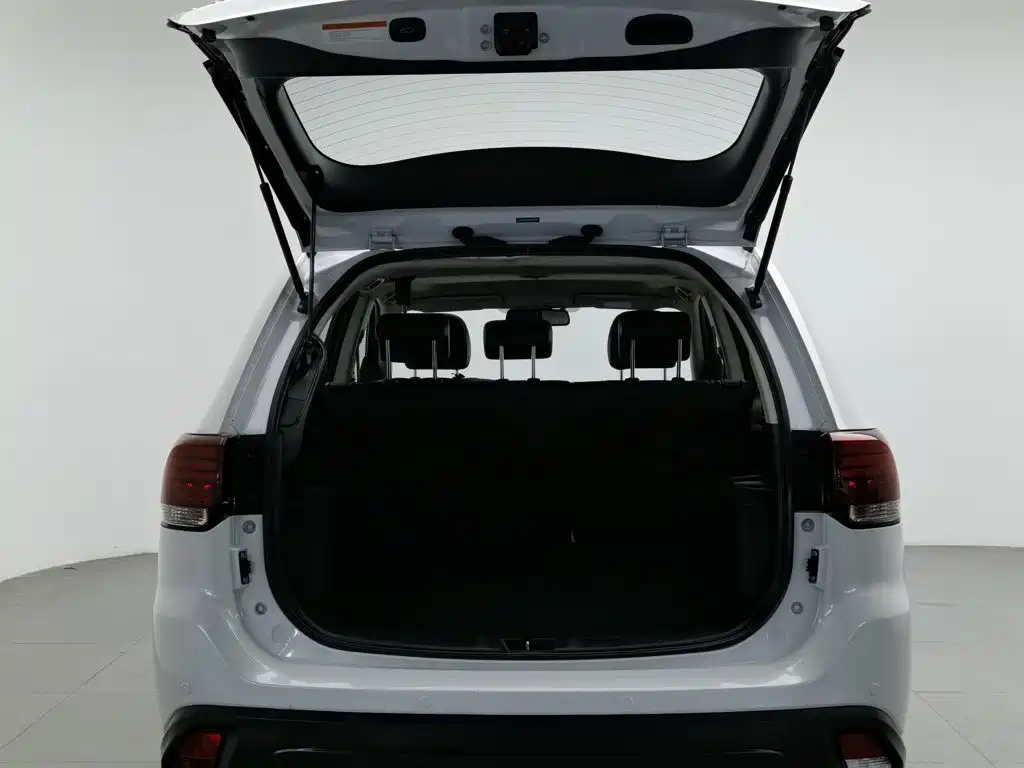 Mitsubishi Outlander — миниатюра 16