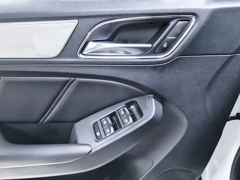 Roewe RX5 — миниатюра 18