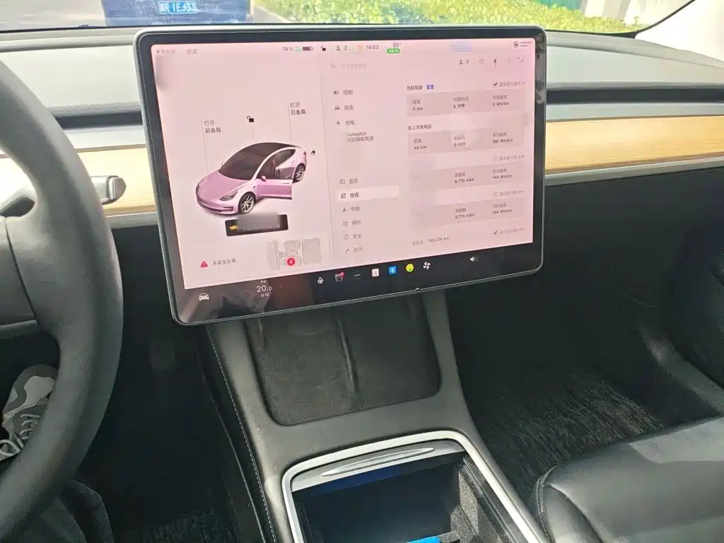 Tesla Model 3 — миниатюра 6