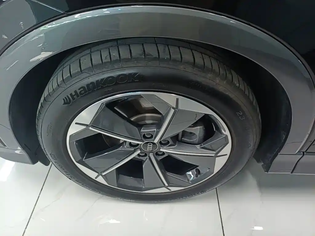 Audi Q5 e-tron — миниатюра 23