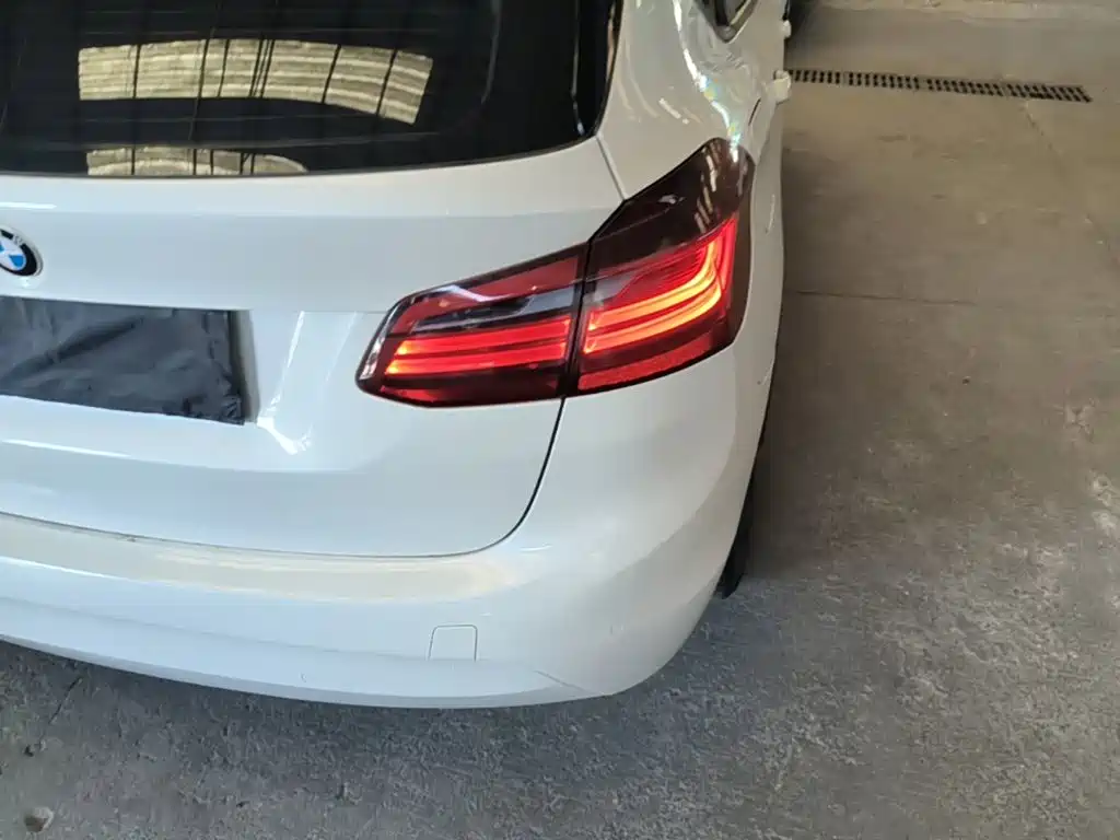 BMW 2 Series Active Tourer — миниатюра 8