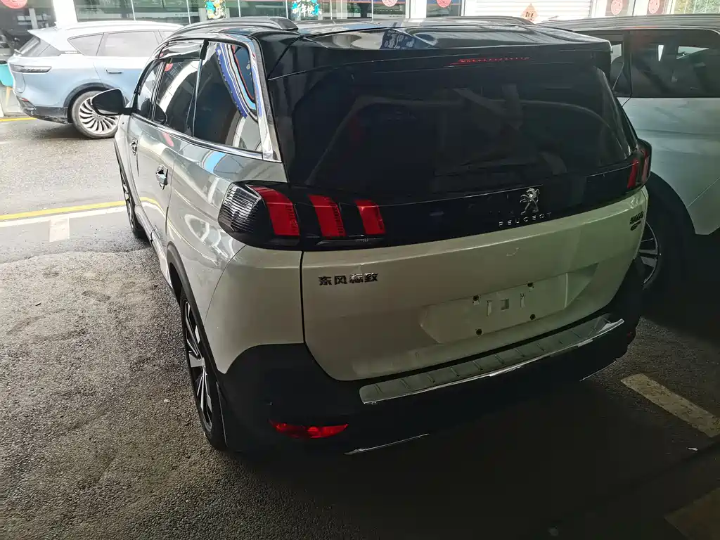 Peugeot 5008 2017 380THP 7 мест Luxury GT