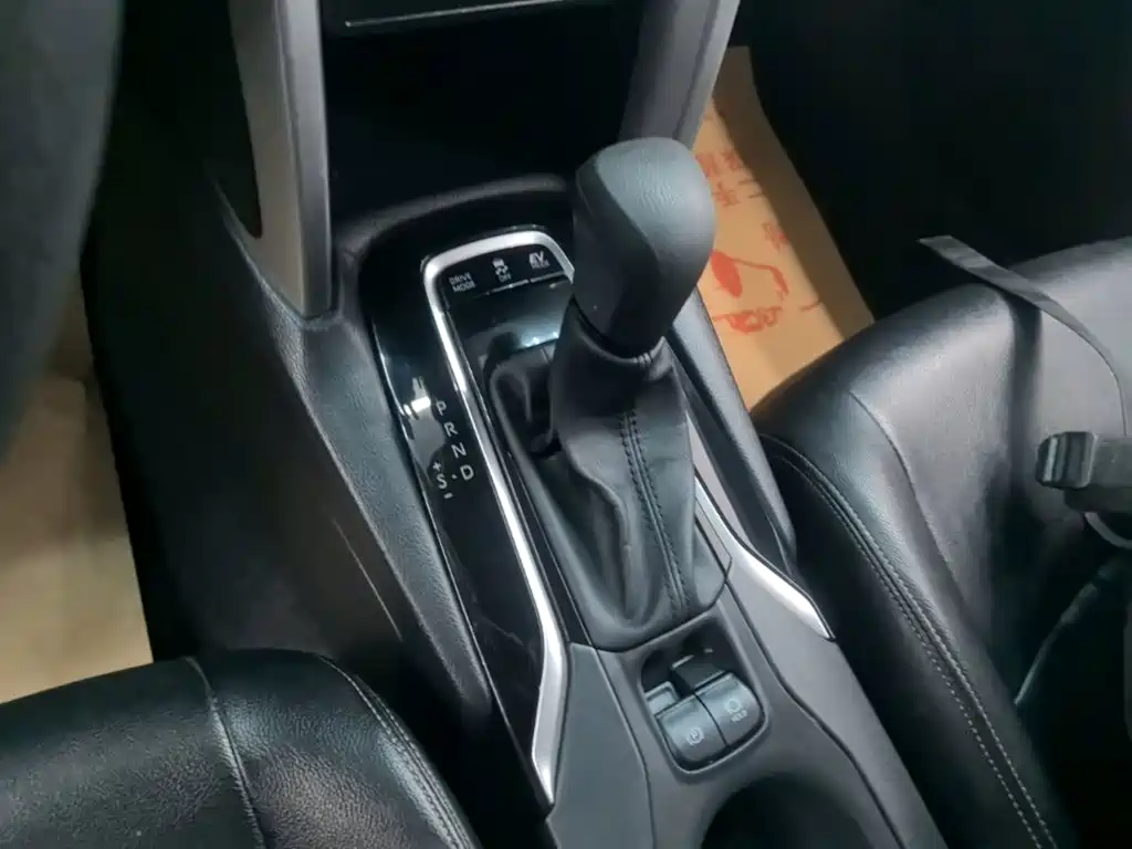 Toyota Corolla Cross — миниатюра 14