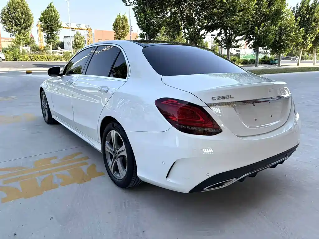 Mercedes-Benz C-Class — миниатюра 4