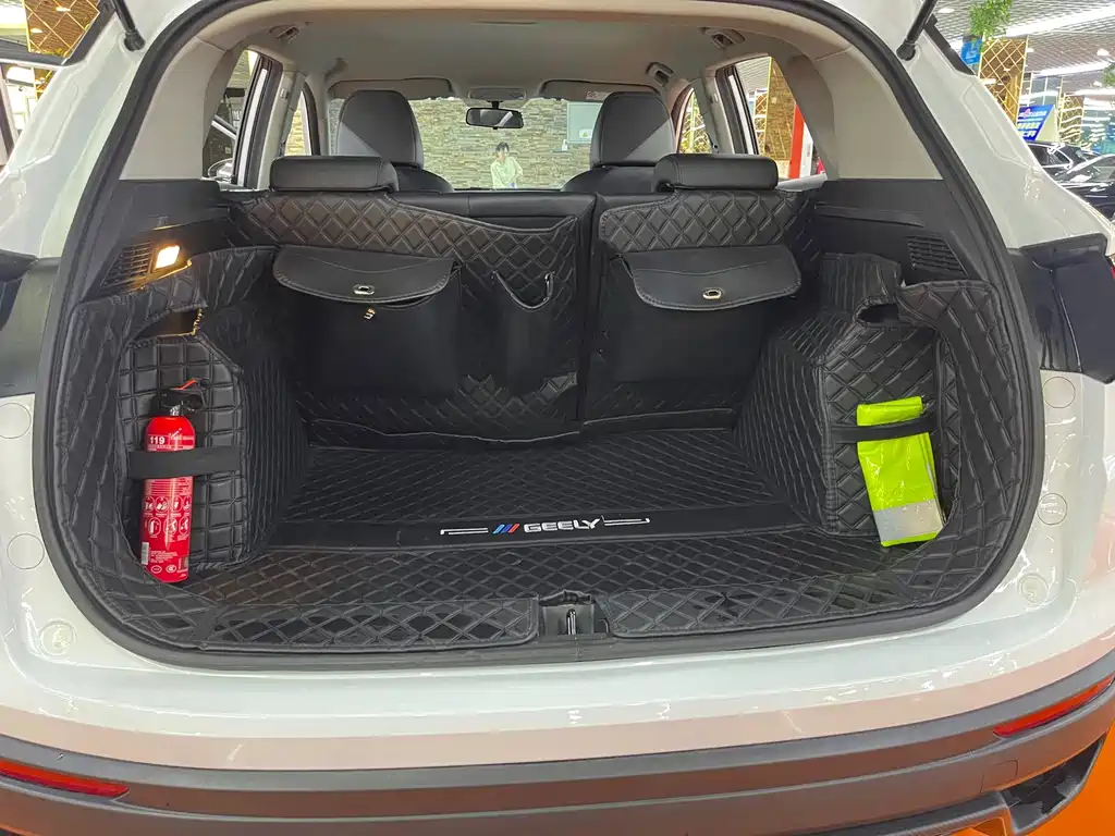 Geely Binyue — миниатюра 17