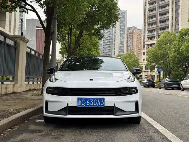 2021 Lynk & Co 03