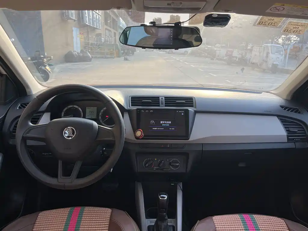 Skoda Fabia — миниатюра 7