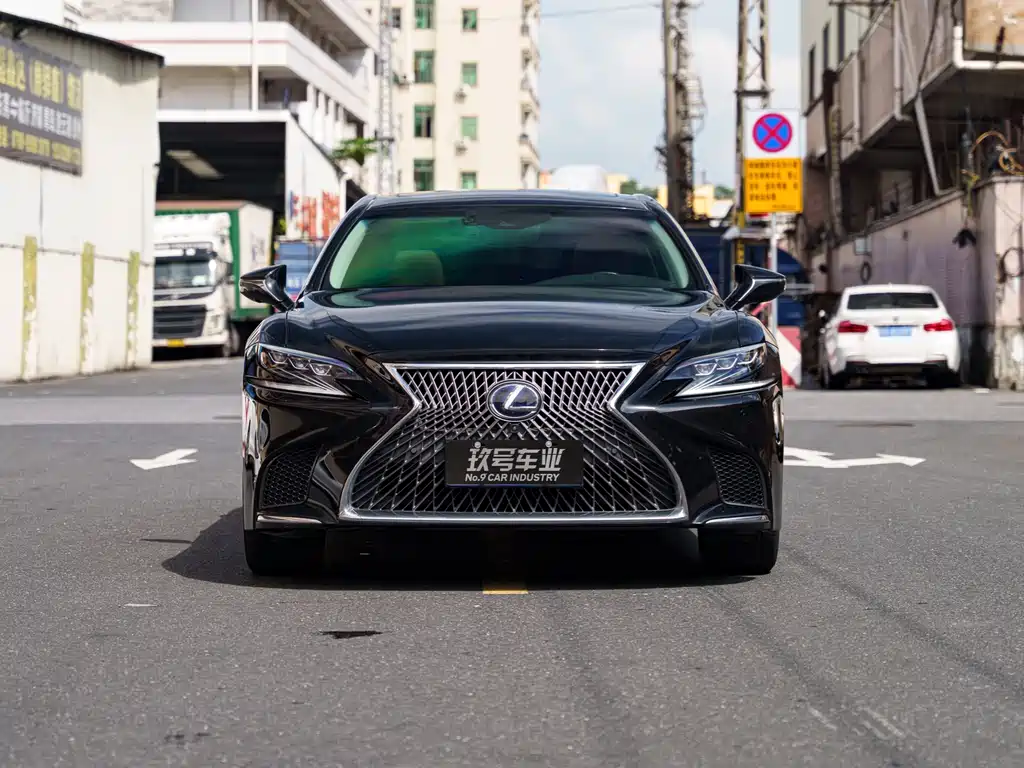 Lexus LS 2018 500h V